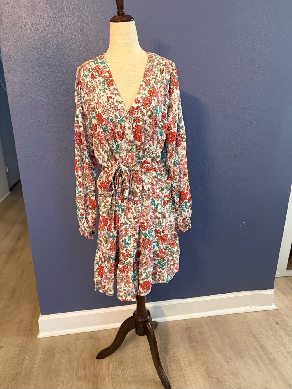 Tommy Hilfiger White Floral V-Neck Long Sleeve Tie-Waist Dress